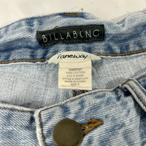 Billabong Laneway Denim Distressed Blue Short Shorts Woman Size 5 Junior - Picture 2 of 4